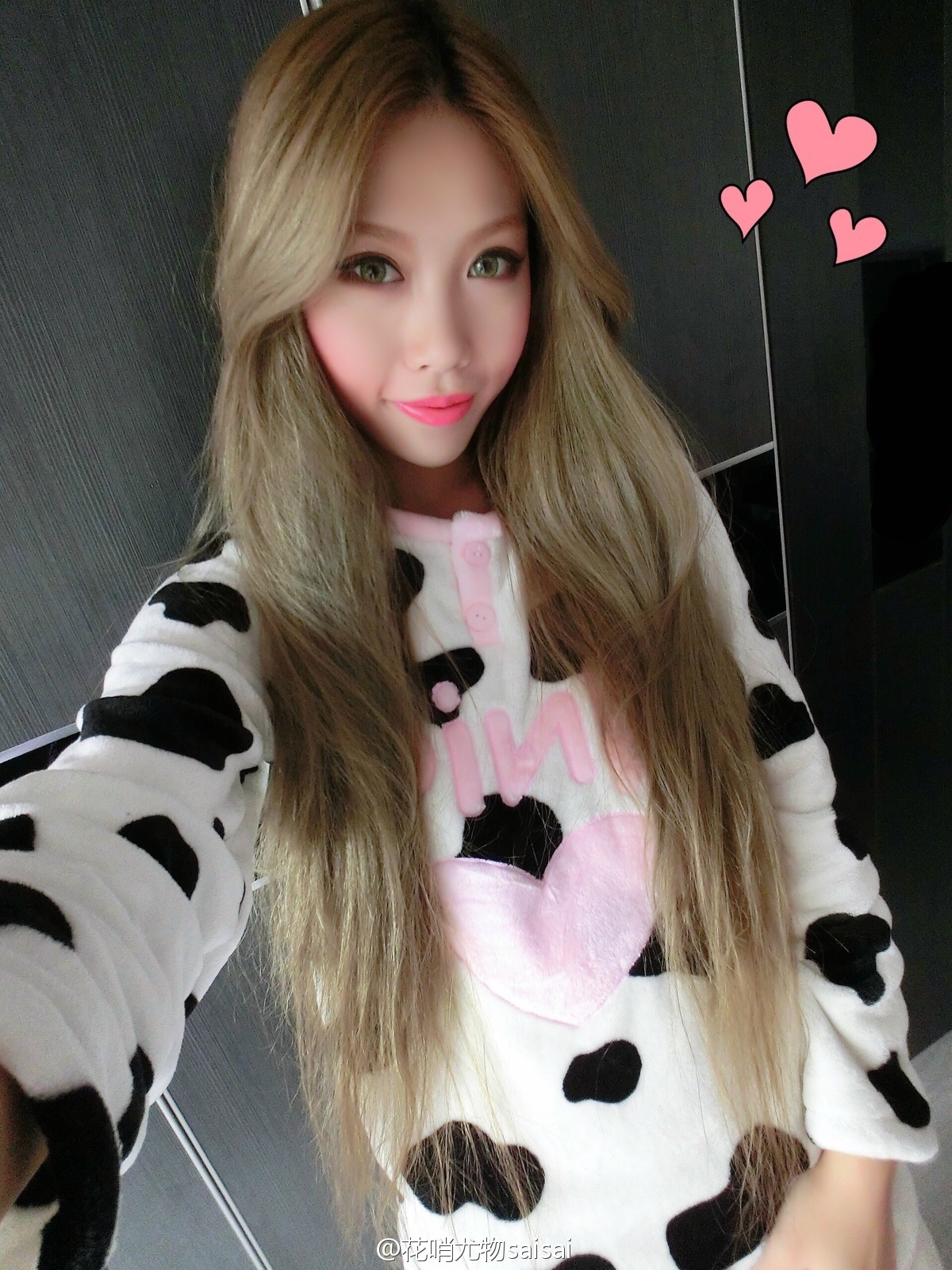 花哨尤物saisai的微博列表微女郎